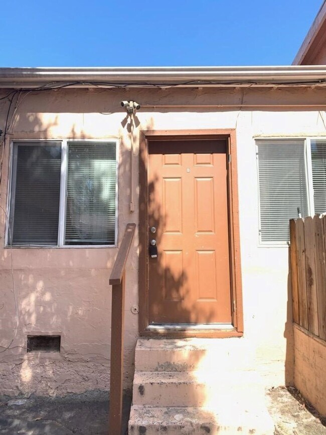 Building Photo - 455 E St John St