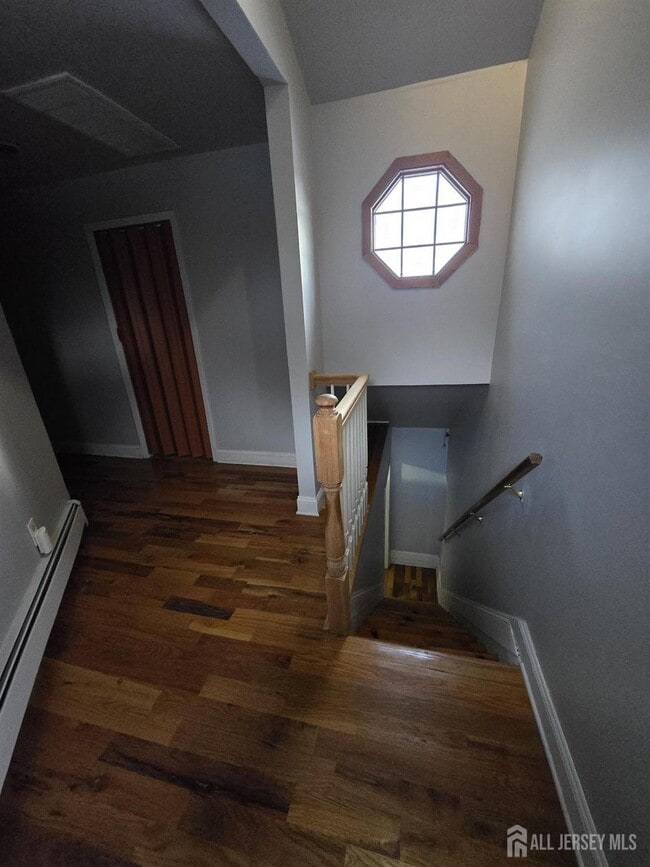 Building Photo - 1912 Montgomery St