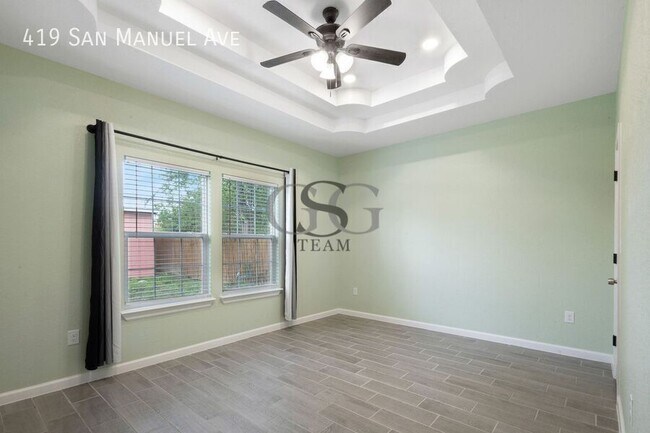 Building Photo - 419 San Manuel Ave