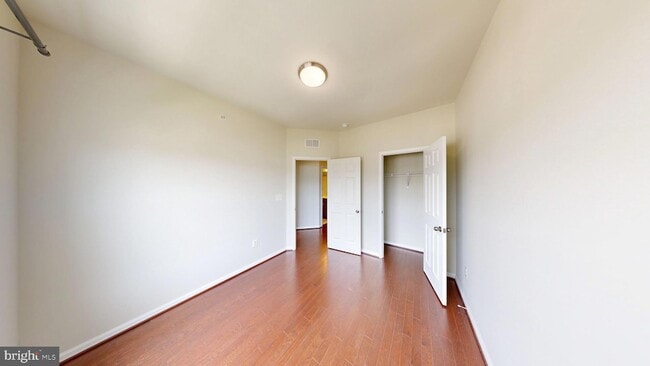 Building Photo - 3616 Summer House St