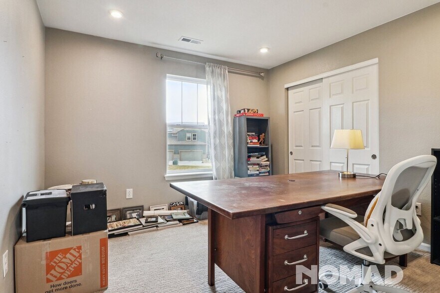 Building Photo - 15993 E Otero Cir