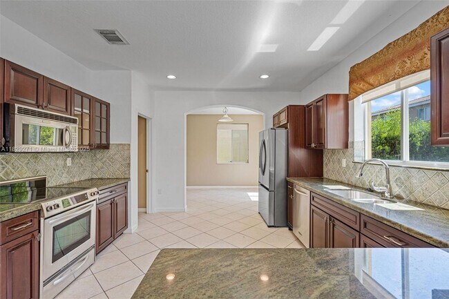 Building Photo - 20530 NW 12th Ct