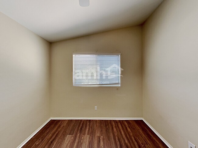 Building Photo - 10008 E Capri Ave