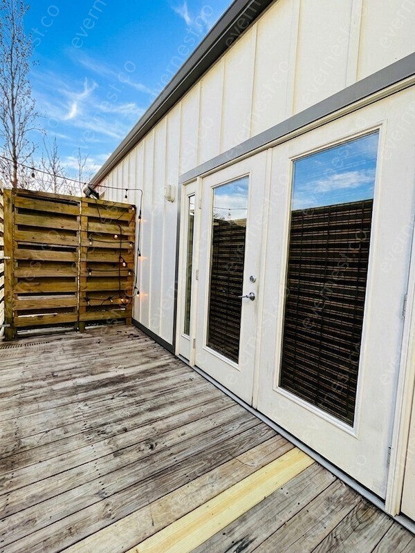 Building Photo - 3-Bed/2.5-Bath Home/Pet Friendly/Available Soon!