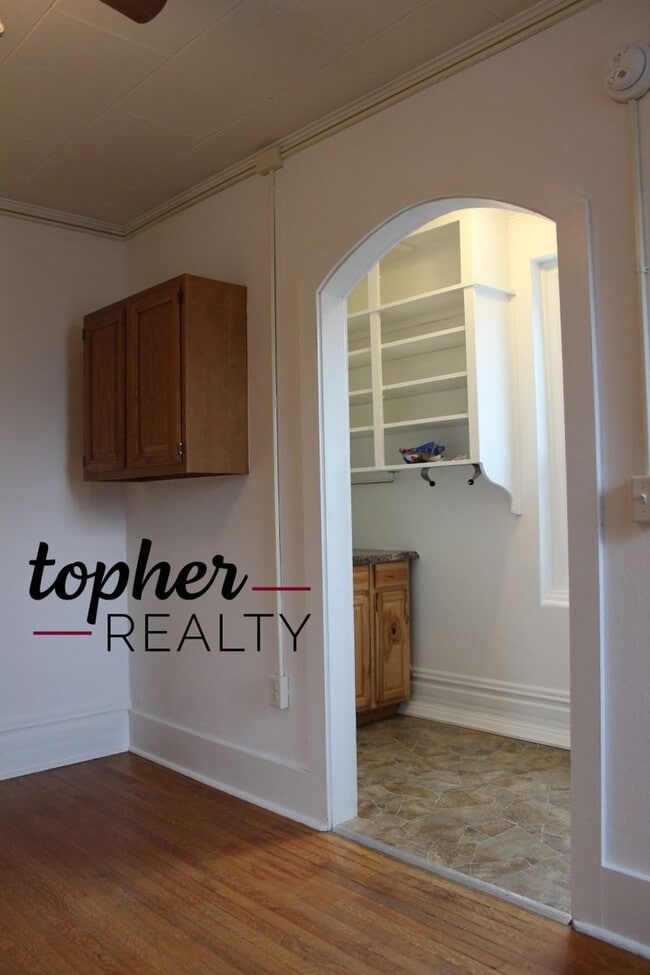 Building Photo - 40 N Benton Ave