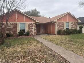 Building Photo - 309 W Stoneybrook Dr