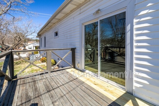 Building Photo - 1900 Edgewood Ave