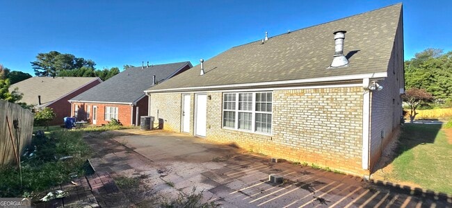 Building Photo - 1055 Livery Cir