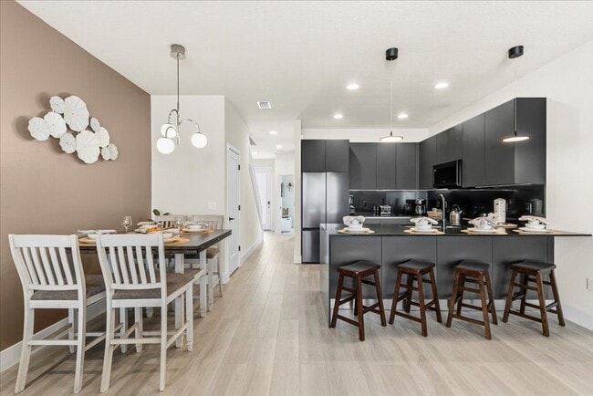 Building Photo - 1385 PEACEFUL Way