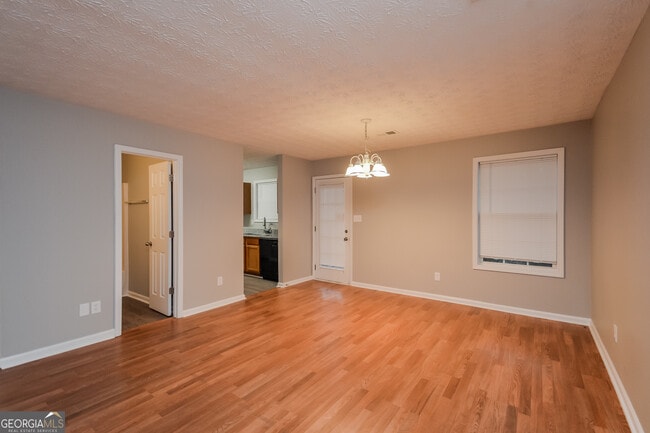 Building Photo - 614 Dove Cove