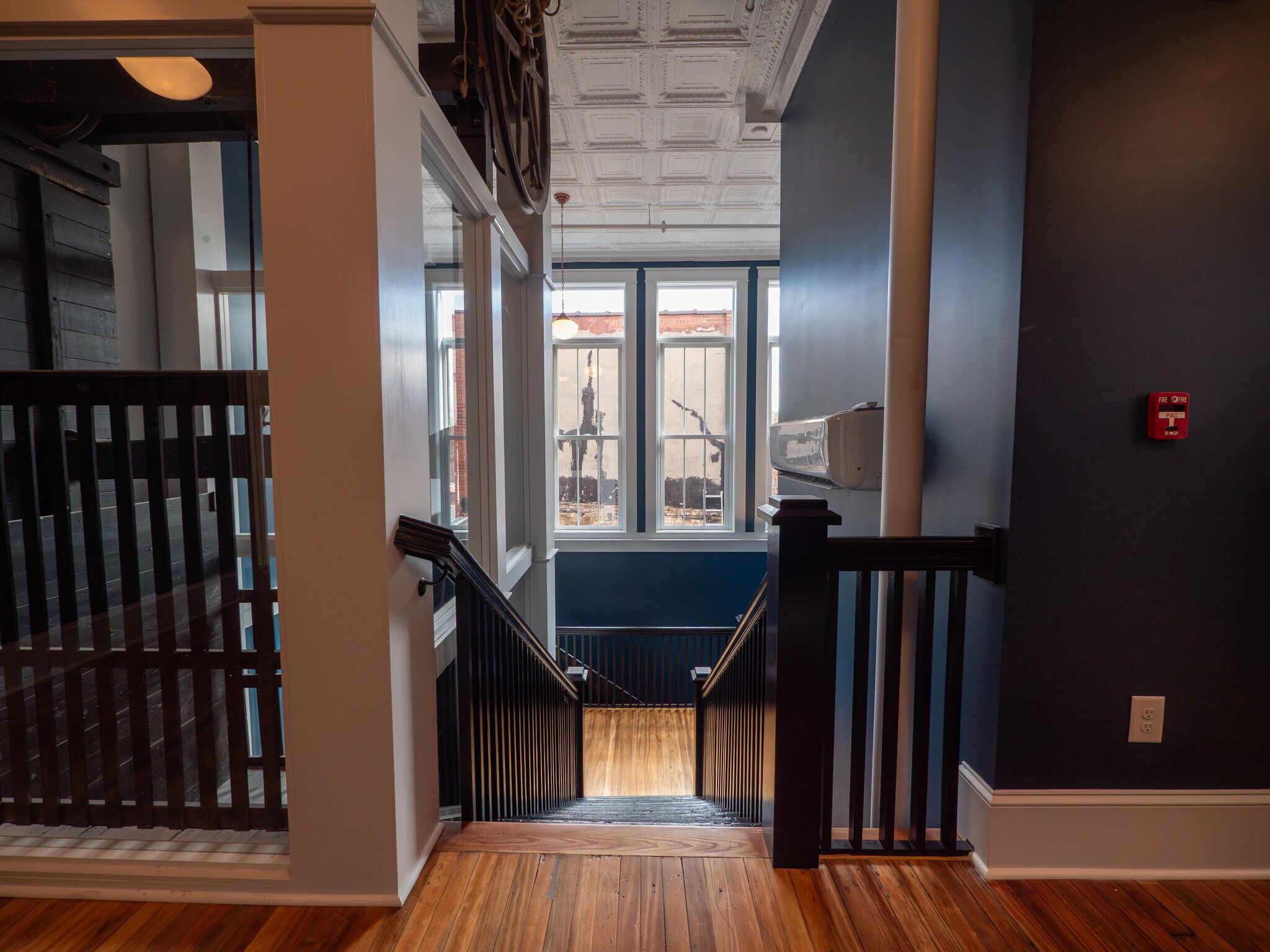 Building Photo - 121 N Main St