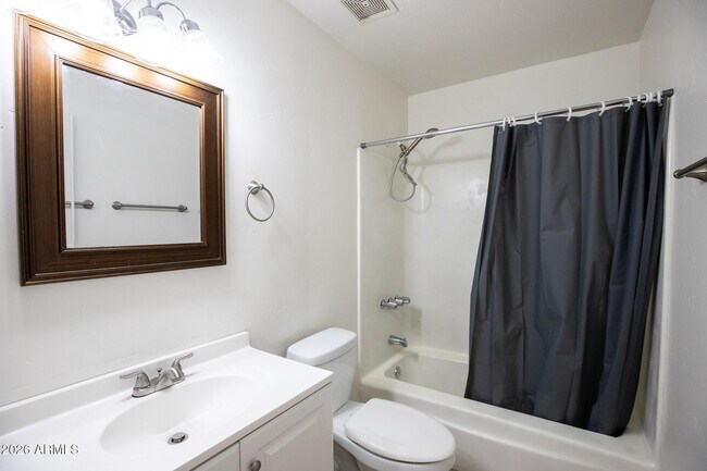 Building Photo - 1887 E Watson Dr