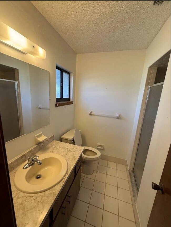 Building Photo - 10081 SW 95th Ave