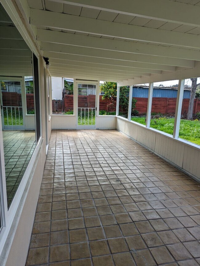 Building Photo - 2 Bed/1 Bath in Lemon Grove