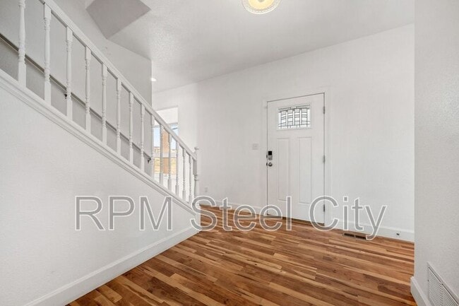 Building Photo - 868 E Sandusky Dr