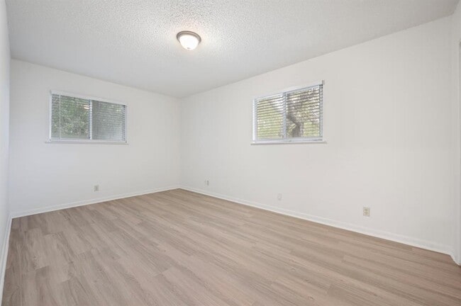 Building Photo - 1815 Ohlen Rd