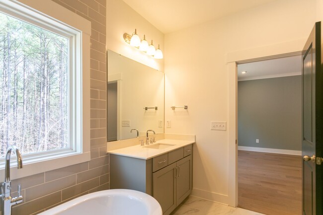 Building Photo - Stunning home in The Parks at Meadowview!