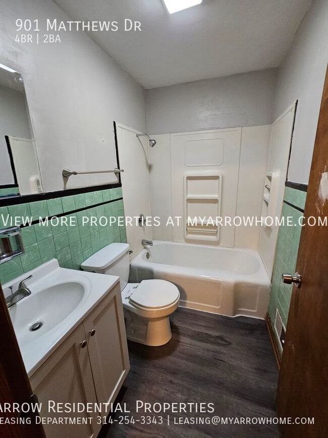 Building Photo - 901 Matthews Dr