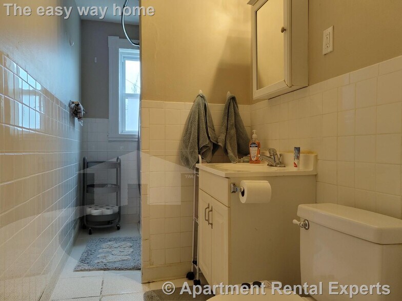 Building Photo - 9 Medford St