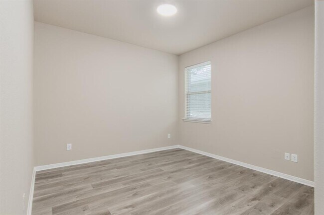 Building Photo - 3123 Hurst Green Ln