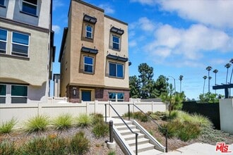 Building Photo - 725 Daniel Freeman Cir