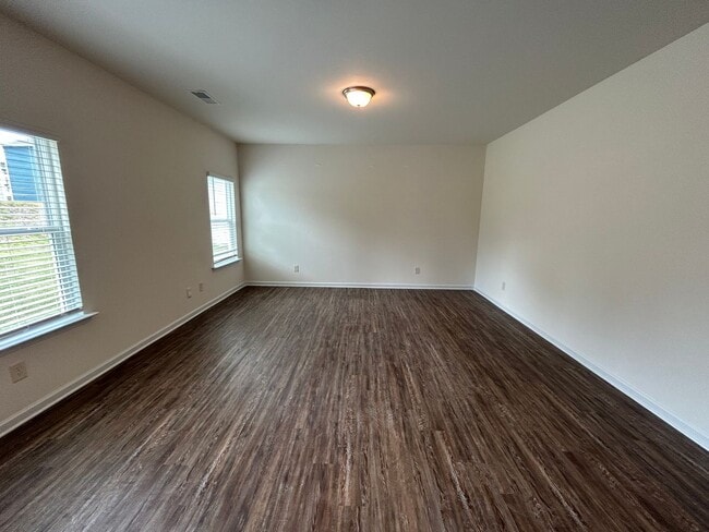 Building Photo - Newly Built 4/2.5 House in North Rome- $1,995
