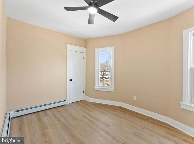 Building Photo - Charming 3BR House in Trenton