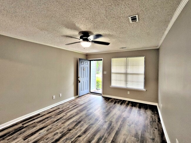 Building Photo - Single Story Condo FOR RENT Decatur 2BR
