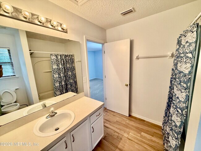 Building Photo - 622 Briar Way Ln