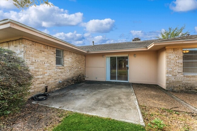 Building Photo - 954 Chamboard Ln