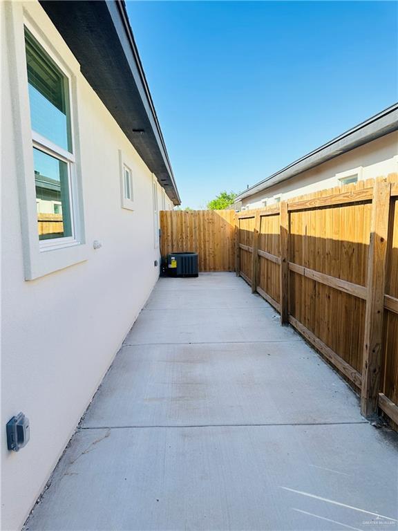Building Photo - 1100 Sugar Gdn Dr