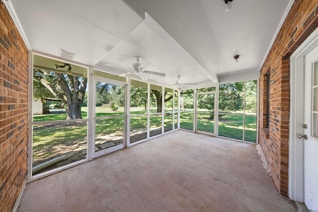 Building Photo - 9655 Sullivan Rd