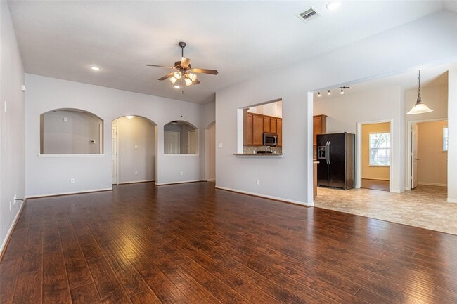 Building Photo - 24519 Red Bluff Tr