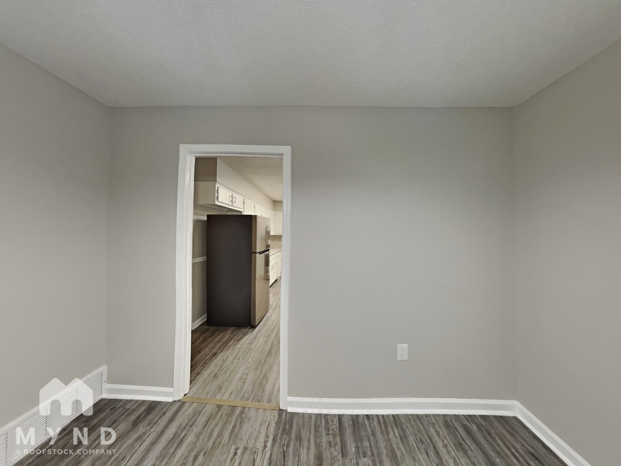 Building Photo - 5867 Willow Springs Dr