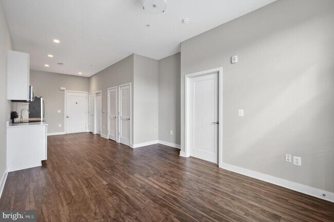 Building Photo - 989 S Buchanan St