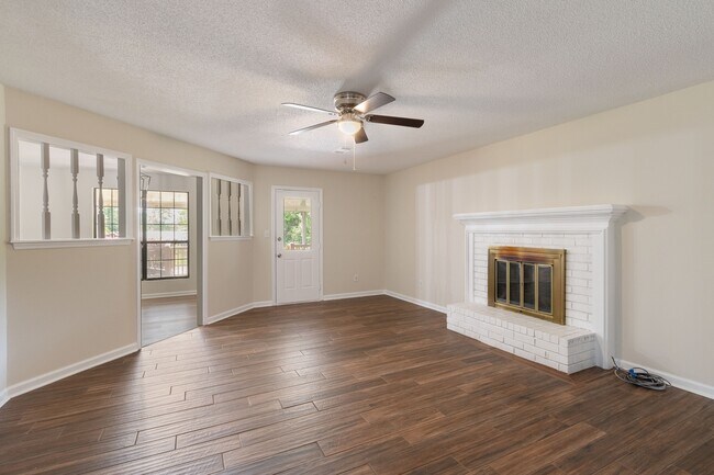 Building Photo - 4323 Woodvalley Pl