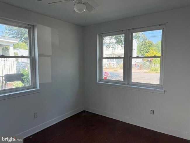 Building Photo - Stuart Street Apartments