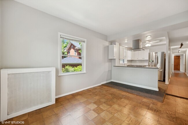 Building Photo - 1029 Linden Ave