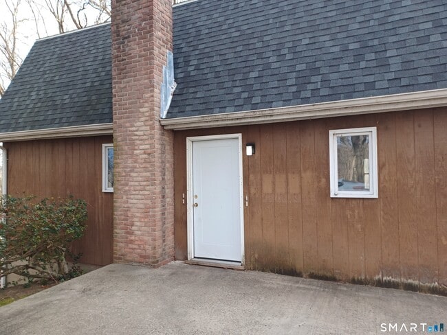 Building Photo - 56 Wakelee Ave