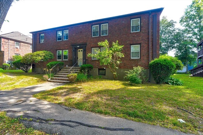 Building Photo - 7 Langley Cir