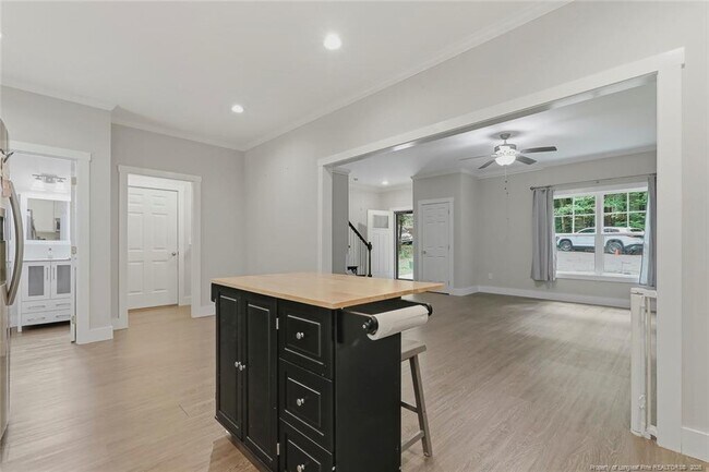 Building Photo - 407 W Mooring Way