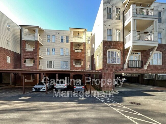 Building Photo - 518 Clarice Ave
