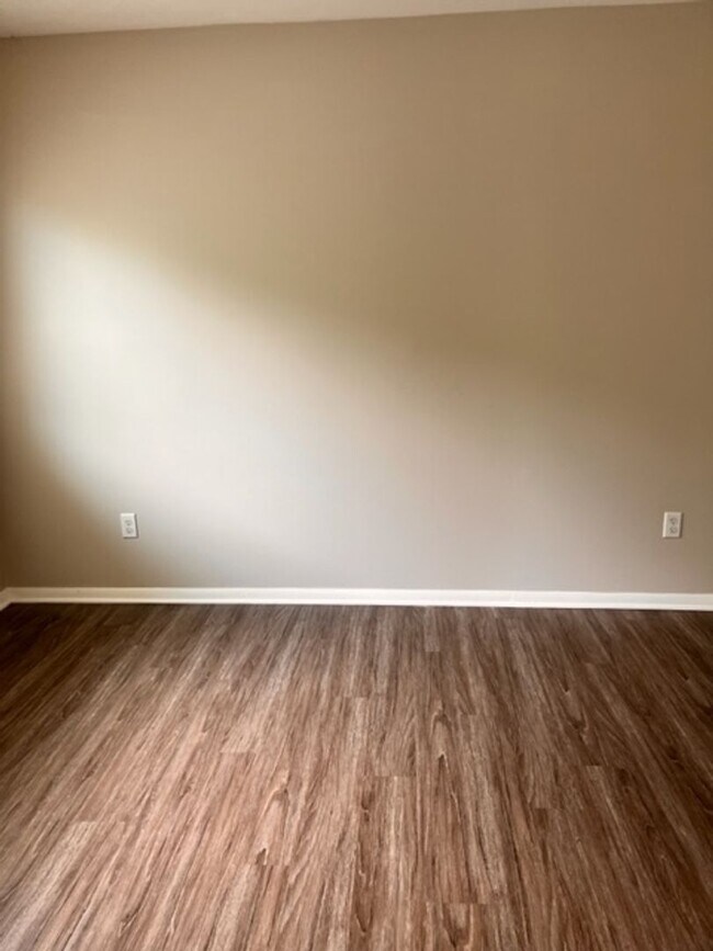 Building Photo - 1167 Abbey Ln