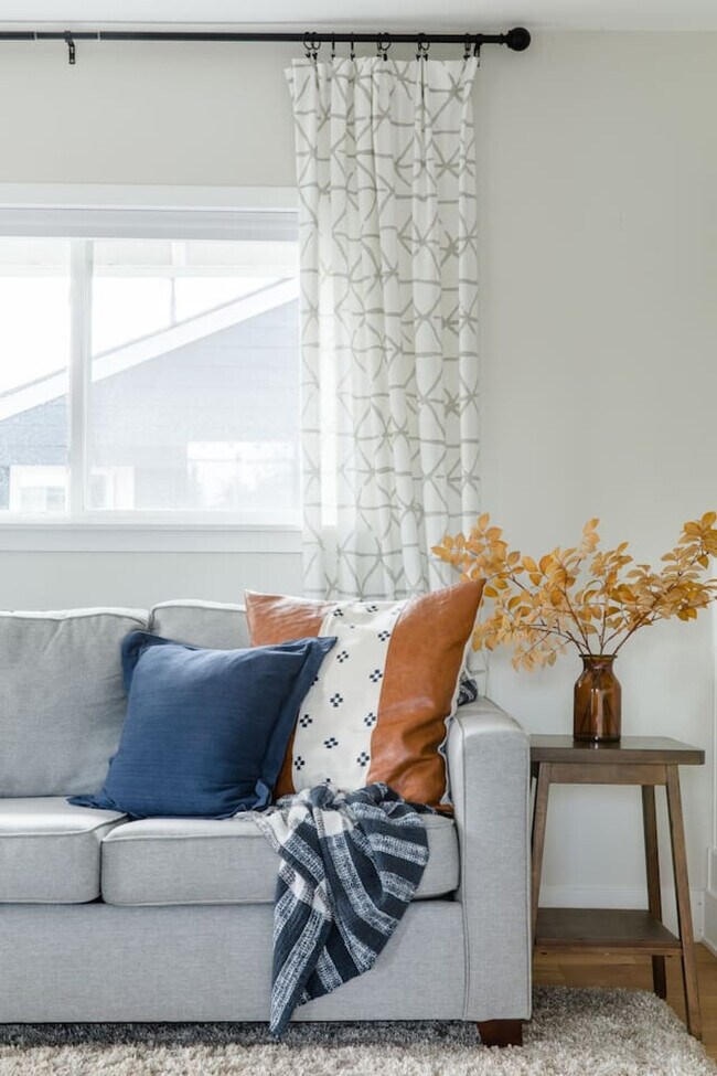 Building Photo - 7947 10th Ave SW