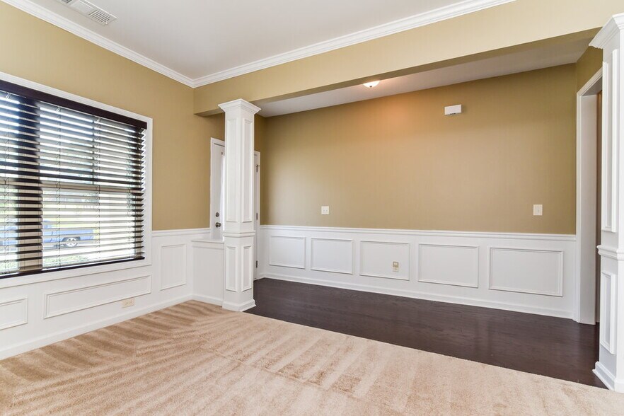 Building Photo - 1694 Maplecliff Way