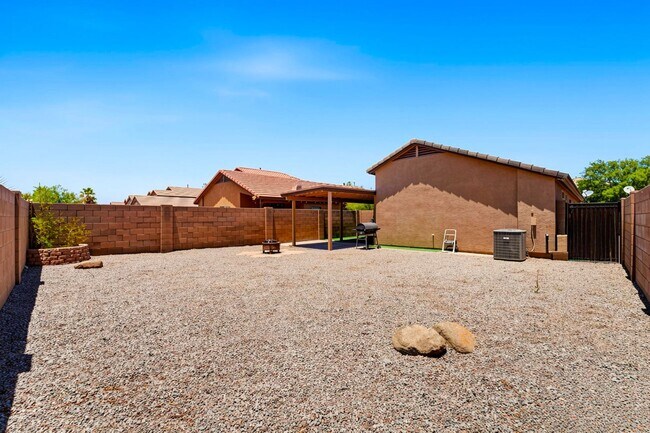 Building Photo - Live in Rancho El Dorado | Spacious 3 Bed Near Golf & Parks