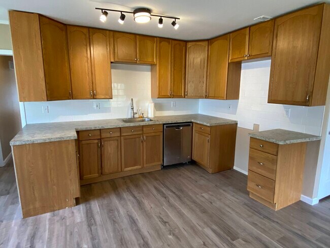 Building Photo - 35807 Schley Ave