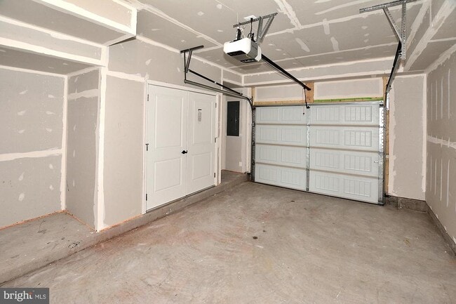 Building Photo - 43398 Apple Orch Sq