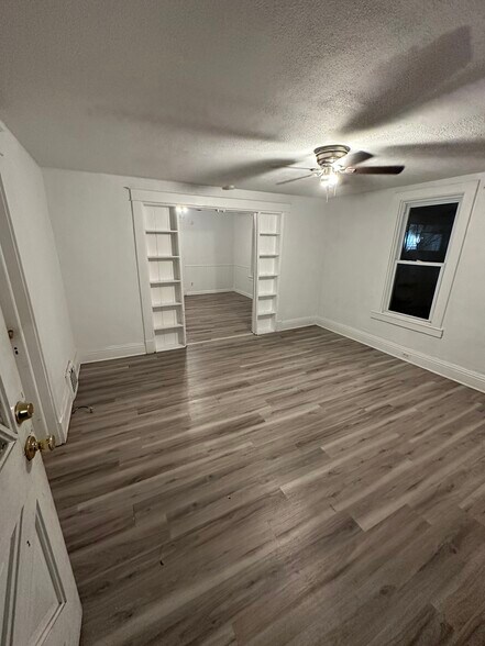 Living room - 609 11th St