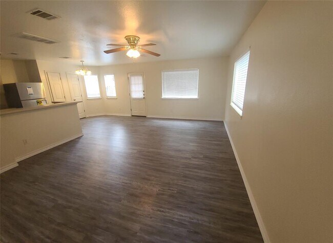 Building Photo - 806 Sagewood Trail